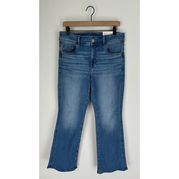 American Eagle Next Level Stretch Low Rise Kick Bootcut Jean Womens 12 Short - Picture 3 of 10